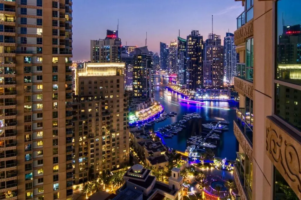 Breathtaking 2Br W/180 Degree Views - Dubai Marina Lägenhet